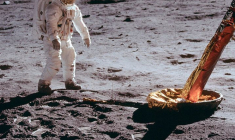 La montre Omega Speedmaster en or de Michael Collins adjugée 765.000 dollars. crédit photo : Capture d’écran Instagram @omegamuseum