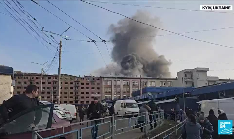 Ukraine : les habitants sous le choc après une série de frappes russes sur Kiev