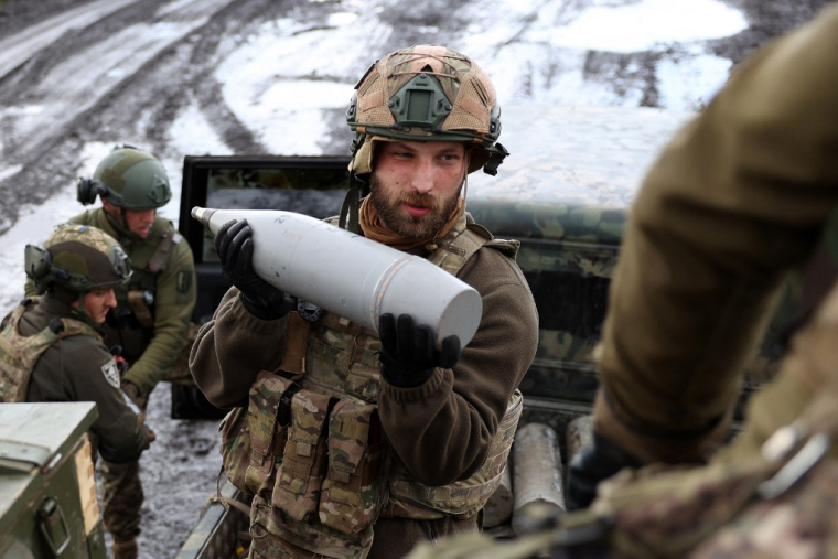 Un soldat ukrainien, en 2023, près de Bakhmout (illustration) ( AFP / ANATOLII STEPANOV )