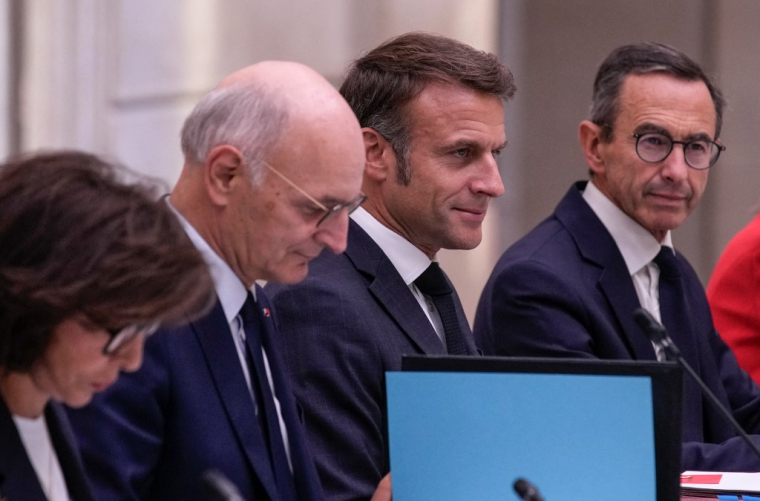 Rachida Dati, Didier Migaud, Emmanuel Macron et Bruno Retailleau à Paris, le 23 septembre 2024. ( POOL / CHRISTOPHE ENA )
