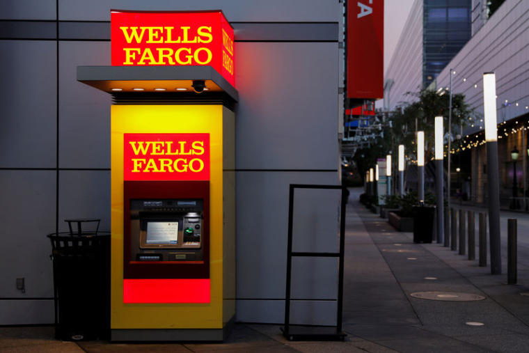 WELLS FARGO GONFLE SON BÉNÉFICE AVEC SES ÉCONOMIES AGRESSIVES