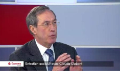 "Il y a incontestablement des mesures qui vont dans le bon sens", selon Claude Guéant à propos du plan d'urgence pour l'emploi présenté par François Hollande (VIDEO)