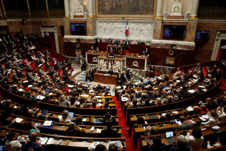 UN DÉPUTÉ RESCAPÉ DU COVID-19 DE RETOUR À L'ASSEMBLÉE