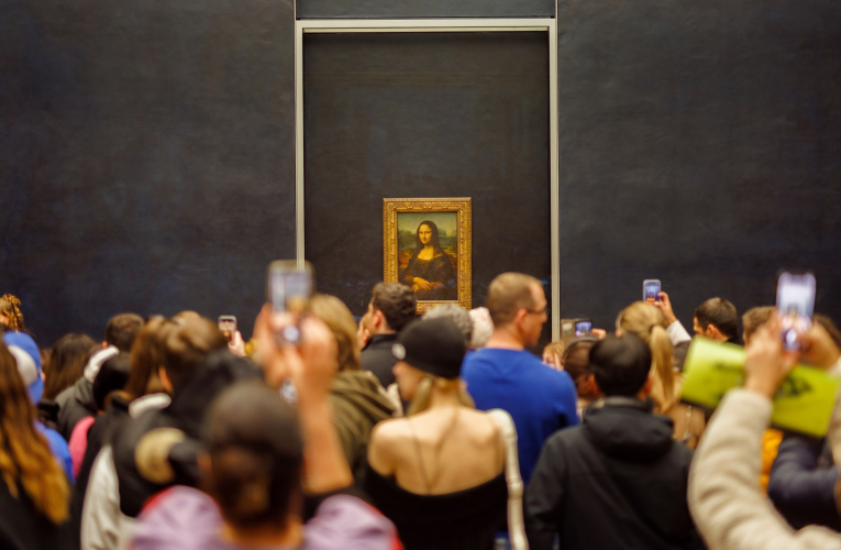 Le passage du prix d'entrée au Louvre de 17 à 22 euros n'est pas resté inaperçu. (crédit : Adobe Stock)