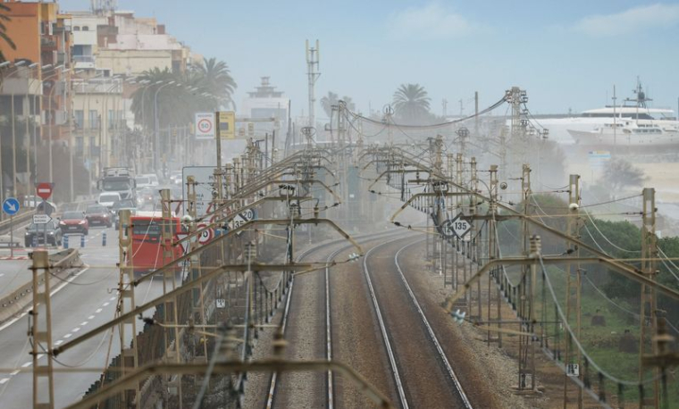 La ligne de train R1 hors service à Premia de Mar