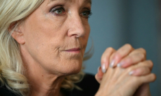 La candidate RN à la présidentielle, Marine Le Pen, le 12 octobre 2026 à Moissac, dans le Tarn-et-Garonne ( AFP / Lionel BONAVENTURE )