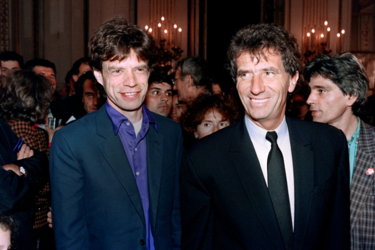 L'ancien ministre de la Culture Jack Lang reçoit Mick Jagger à l'occasion de la Fête de la musique, le 21 juin 1999 à Paris    ( AFP / Gilles LEIMDORFER )