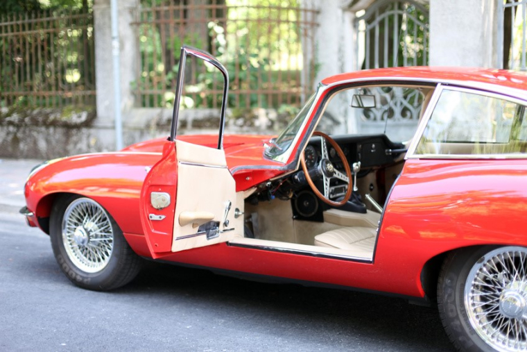 Investir dans les voitures anciennes (Crédit photo: Fotolia)