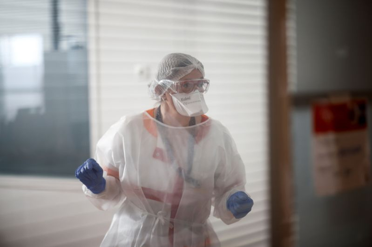 FRANCE: LE NOMBRE DE MALADES DU COVID-19 EN SOINS CRITIQUES REPASSE LES 2.000