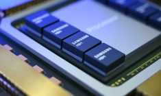 Le géant sud-coréen Samsung Electronics a dit s'attendre à un bond de plus de 780% sur un an de son bénéfice d'exploitation au troisième trimestre, porté par l'envolée des prix des semi-conducteurs et le boom de l'IA ( AFP / Jung Yeon-je )
