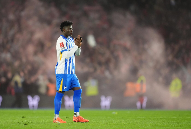 Manchester United pourrait passer à l’action pour Carlos Baleba