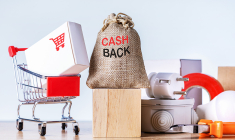 (Crédits photo : Adobe Stock - Cashback et shopping)