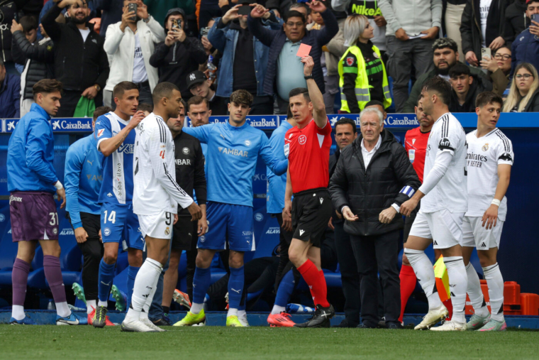 Un match de suspension pour Mbappé en Liga