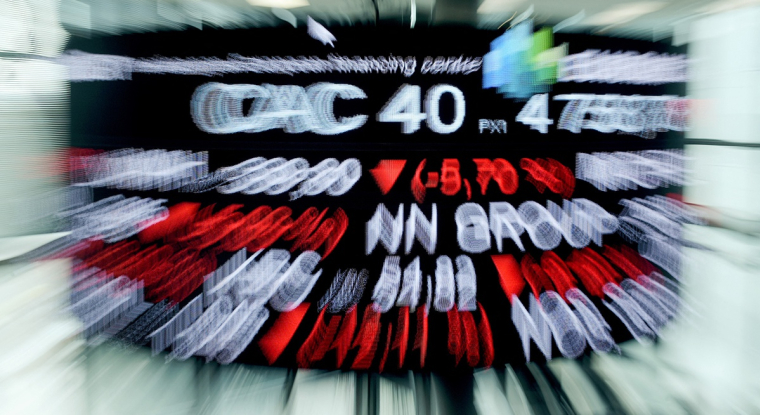 Se référer au CAC 40 dividendes réinvestis serait plus flatteur - et plus correct - pour la performance de la Bourse. (© AFP)