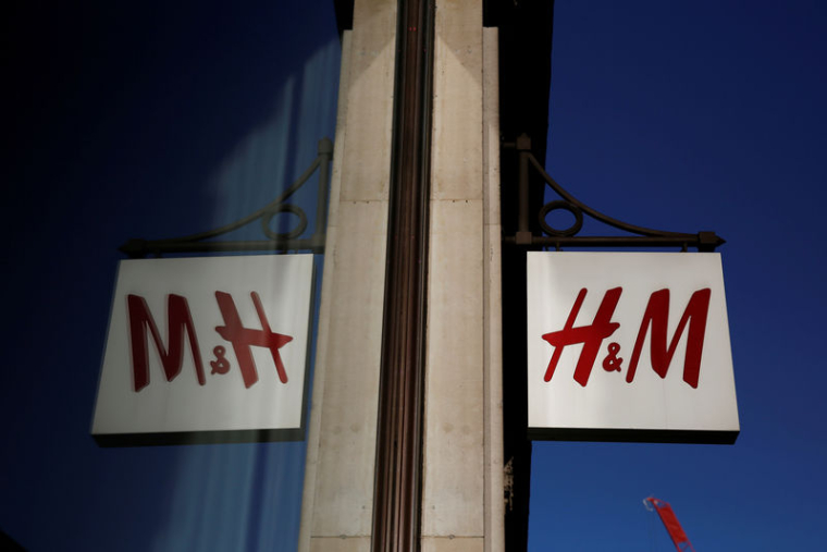 LE BÉNÉFICE IMPOSABLE DE H&M BAISSE MOINS QUE PRÉVU AU 1ER TRIMESTRE