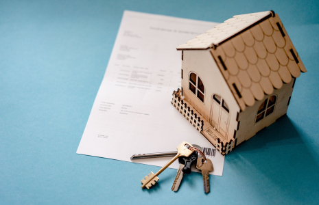 En 2014, le nombre de transactions immobilières avait augmenté de 26 % le mois précédant le relèvement de 0,7 point des DMTO. (Illustration). (OleksandrPidvalnyi / Pixabay)