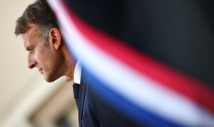 Le président de la République Emmanuel Macron le 17 août 2026 à Bormes-les-Mimosas, dans le Var ( POOL / Manon Cruz )