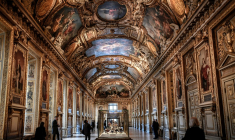 La "Gallerie d'Apollon" du musée du Louvre, où a été commis le cambriolage du 19 octobre 2025 (illustration) ( AFP / STEPHANE DE SAKUTIN )