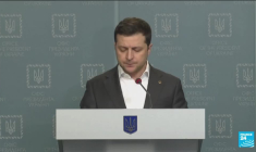 REPLAY - Le président ukrainien Volodymyr Zelensky s'exprime après le début de l'offensive russe