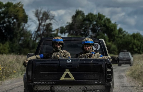 Un véhicule militaire ukrainien près de la frontière russe