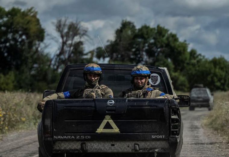 Un véhicule militaire ukrainien près de la frontière russe