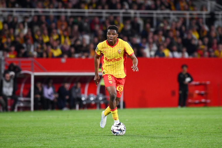 Mamadou Sangaré succès à Achraf Hakimi