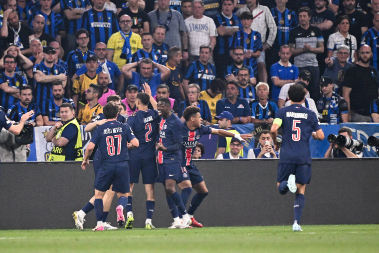À la mi-temps de la finale, le PSG mène sans forcer