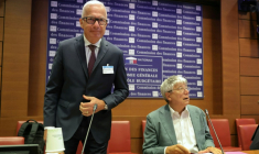 Le président d'ArcelorMittal France, Alain Le Grix de la Salle (G) lors de son audition devant la Commission des Finances de l'Assemblée nationale le 9 aout 2025 à Paris.  ( AFP / Thomas SAMSON )