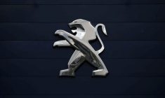 PARIS SUIT AVEC "ATTENTION ET OUVERTURE" LES DISCUSSIONS PSA/FIAT CHRYSLER