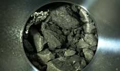 Une photo des échantillons de l'astéroïde Ryugu, publiée le 24 décembre 2020 par l'agence spatiale japonaise (Jaxa) ( JAXA / Handout )