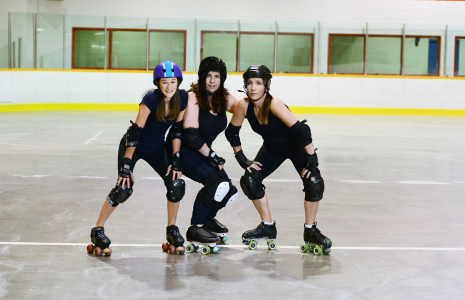 Le roller derby, un sport féminin spectaculaire et impertinent