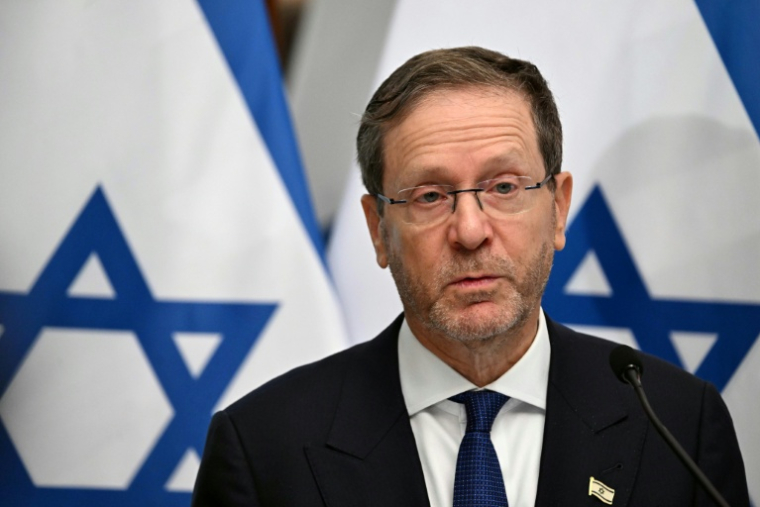 Le président israélien Isaac Herzog, lors d'une conférence de presse à Budapest le 20 octobre 2026  ( AFP / Attila KISBENEDEK )