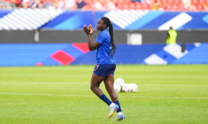 Griedge Mbock forfait contre l'Angleterre, qui pour la remplacer ?