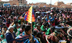 Rassemblement de dirigeants des "Ponchos Rouges", une organisation paysanne et indigène, pour discuter de la suite du mouvement de protestation, le 18 juin 2026 à Tilata, dans le département de La Paz, en Bolivie  ( AFP / AIZAR RALDES )
