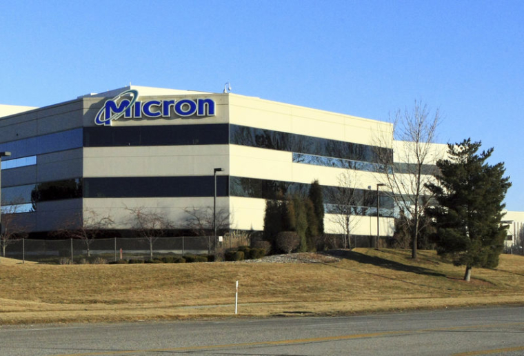 LES PUCES BONDISSENT À WALL STREET DANS LE SILLAGE DE MICRON