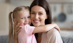 Virginie, cadre et mère célibataire, aimerait investir dans les SCPI pour sécuriser son avenir financier et préparer sa retraite.