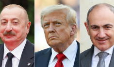 De gauche à droite, le président azerbaïdjanais Ilham Aliev, son homologue américain Donald Trump et le Premier ministre arménien Nikol Pachinian, en 2025 ( AFP / Ludovic MARIN )