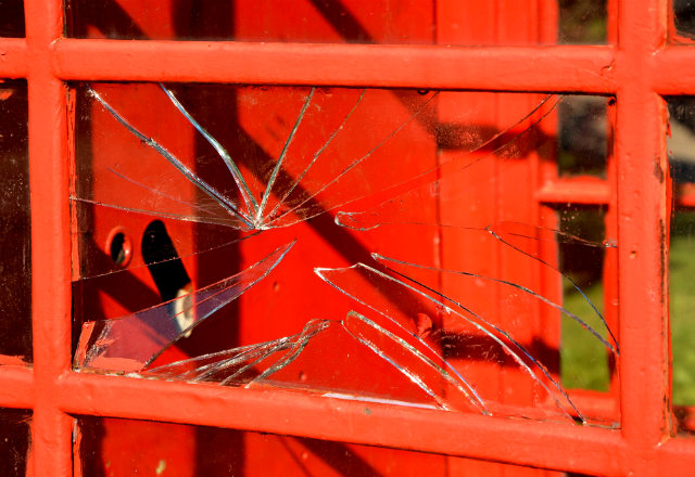 Une nouvelle illustration des méfaits de l'occupation illégale d'un logement en l'absence du propriétaire (Crédits: Congerdesign Pixabay)