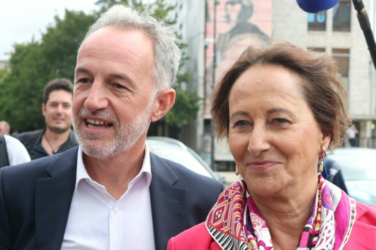 L'ex-candidate à la présidentielle Ségolène Royal (D) et le maire PS de Paris, Emmanuel Grégoire,  le 29 août 2026 aux journées d'été du PS, à Blois ( AFP / ALAIN JOCARD )