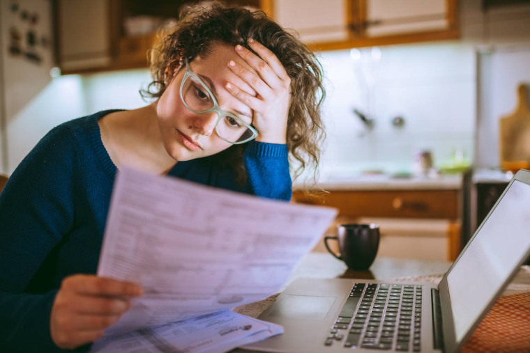 Réforme de la caution entre locataires et propriétaires / iStock-urbazon
