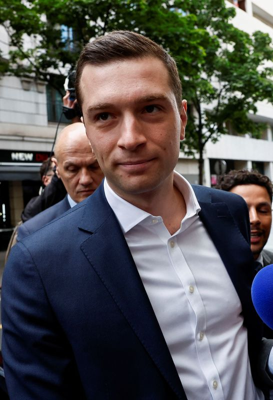 Le président du RN, Jordan Bardella, arrive au siège du parti