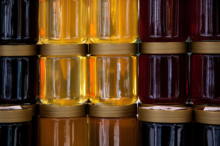 Le miel et l'huile d'olive font partie des produits sur lesquels les indications géographiques peuvent être mensongères. (illustration) (stux / Pixabay)
