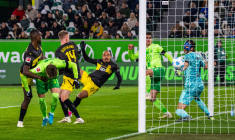 Dortmund rafale Wolfsbourg et repart