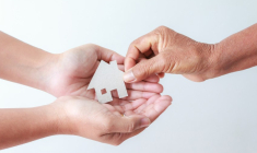 Les députés ont définitivement adopté ce 23 juillet une mesure de solidarité familiale (Crédit photo: Fotolia)