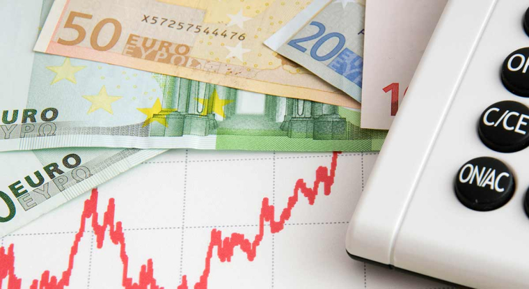 Le plafonnement des frais dans un PEA peut ouvrir le chemin de la Bourse à des investisseurs à petit budget. (© Fotolia)