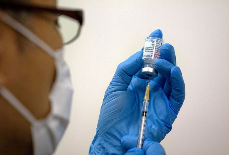 MODERNA ANNONCE DES RÉSULTATS POSITIFS DE SON VACCIN COVID POUR LES 6-11 ANS