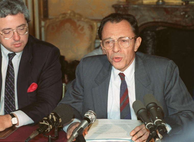 Le premier ministre Michel Rocard, en 1988 (illustration) ( AFP / JEAN-LOUP GAUTREAU )
