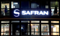 Le logo de Safran à l'extérieur du siège de la société à Issy-les-Moulineaux