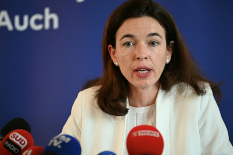 La procureure de la République d'Auch Clémence Meyer lors d'une conférence de presse le 3 juin 2026 ( AFP / Matthieu RONDEL )