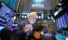 WALL STREET OUVRE EN HAUSSE